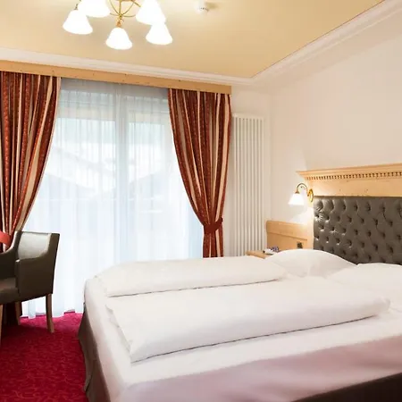 Isabell Aparthotel 4*
